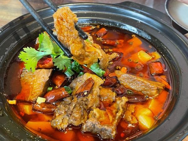 砂锅牛肉怎么做才软烂_砂锅牛肉需要焯水吗