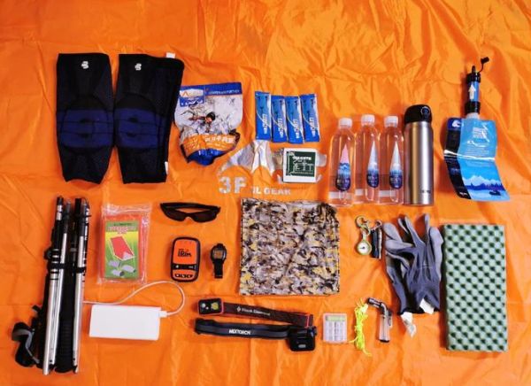 爬山需要准备什么_爬山必备装备有哪些