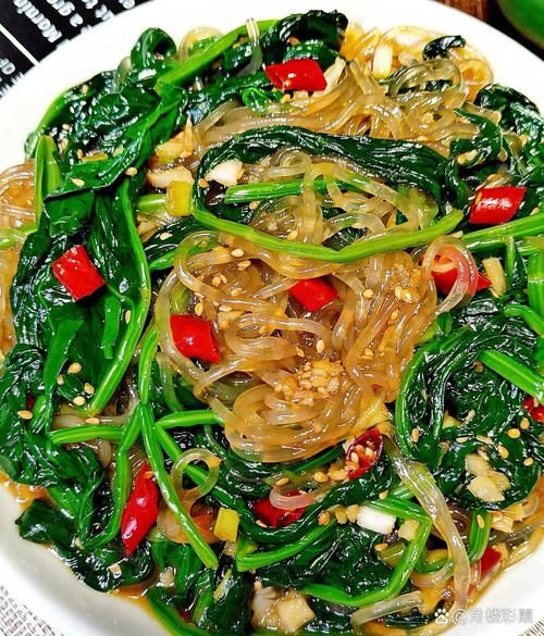 菠菜拌粉丝怎么做_菠菜拌粉丝需要焯水吗