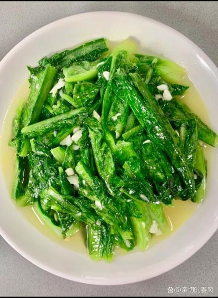 清炒油麦菜怎么炒才翠绿_油麦菜要不要焯水
