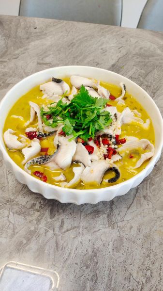 酸菜鱼怎么做才嫩_酸菜鱼用什么鱼最好吃