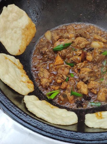 地锅鸡的家常做法_地锅鸡怎么做好吃又入味