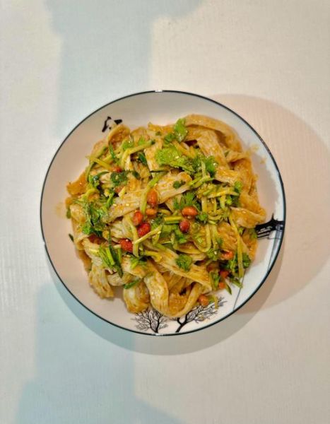 凉拌牛筋面怎么做_牛筋面煮多久才筋道