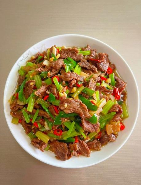 小炒黄牛肉怎么做_正宗湘味小炒黄牛肉做法