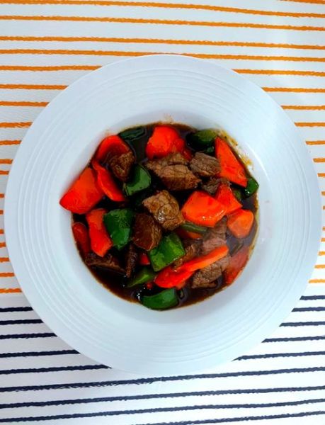 黑椒牛肉粒怎么做_黑椒牛肉粒用哪个部位