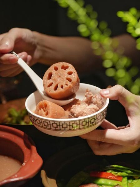 排骨莲藕汤怎么煲_莲藕排骨汤的做法