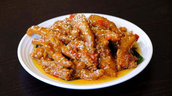 烧鸡爪的家常做法_怎么烧鸡爪才入味