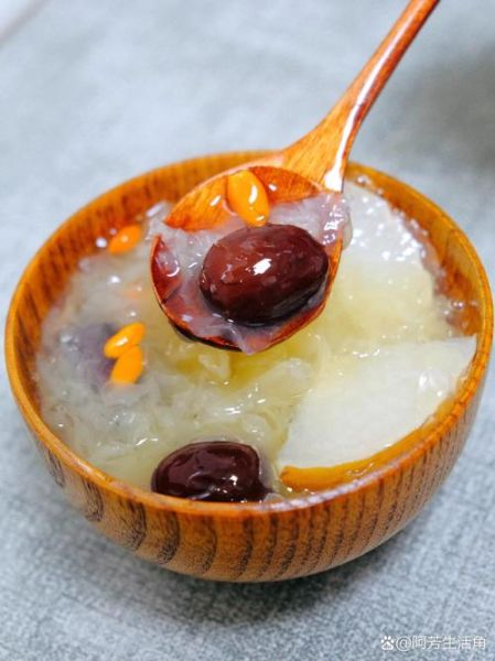 银耳红枣汤的做法_银耳红枣汤怎么煮最出胶