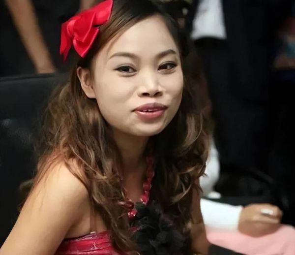 凤姐怎么移民到美国_凤姐移民途径揭秘