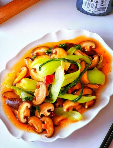 香菇油菜怎么做_香菇油菜焯水几分钟