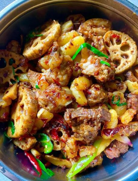 干锅排骨怎么做_干锅排骨的家常做法