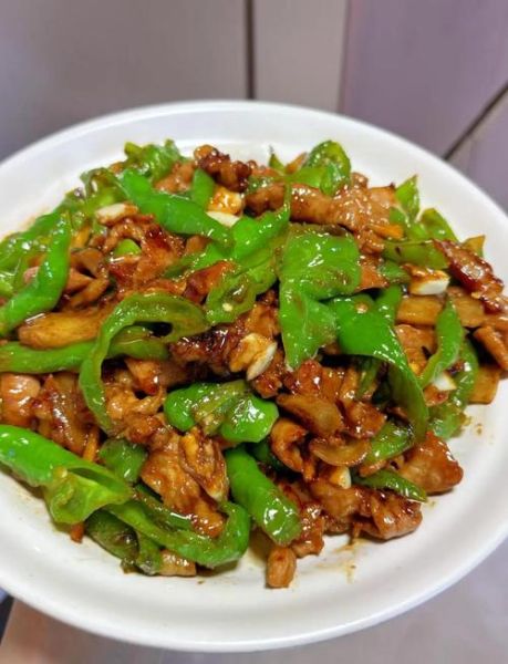 小炒肉怎么做_小炒肉先炒肉还是先炒辣椒