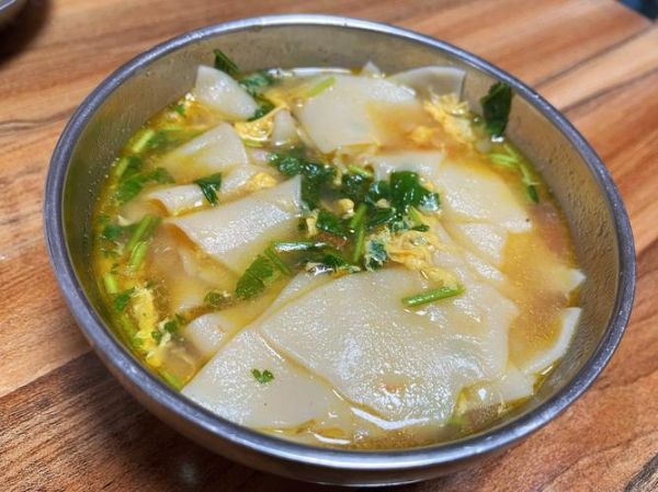 面片汤的家常做法_面片汤怎么做好吃又筋道