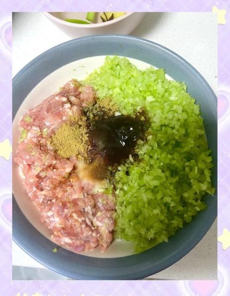 芹菜猪肉饺子馅怎么做_芹菜猪肉饺子馅怎么调才好吃