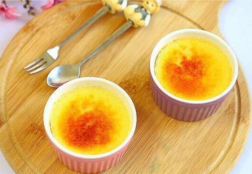 焦糖布丁怎么做_布丁表面焦糖怎么做