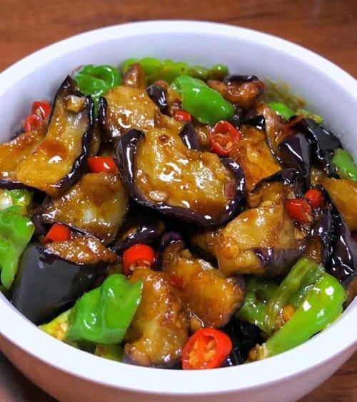 家常红烧茄子怎么做_红烧茄子先炸还是先炒