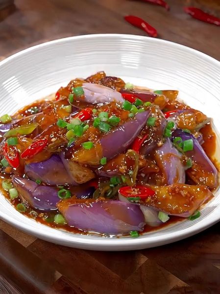 家常红烧茄子怎么做_红烧茄子先炸还是先炒