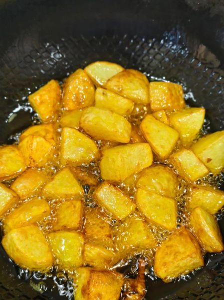 炸土豆块怎么炸才脆_炸土豆块需要焯水吗
