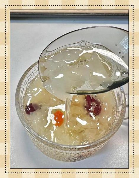银耳汤怎么煮才出胶_银耳汤做法需要提前泡多久