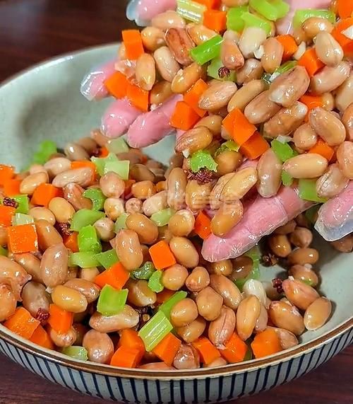 花生米拌芹菜怎么做好吃_家常做法步骤详解