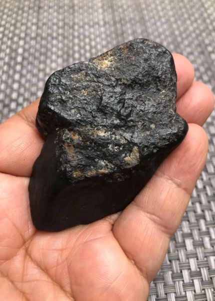 黑如墨是什么意思_黑如墨的寓意和象征