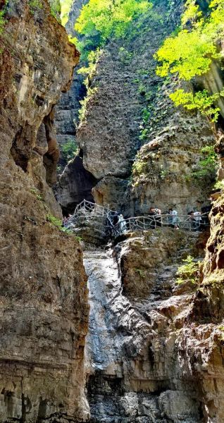 峡谷是怎么形成的_峡谷有哪些著名景点