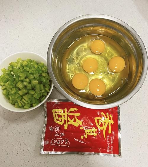 辣椒焖子怎么做_家常辣椒焖子做法步骤