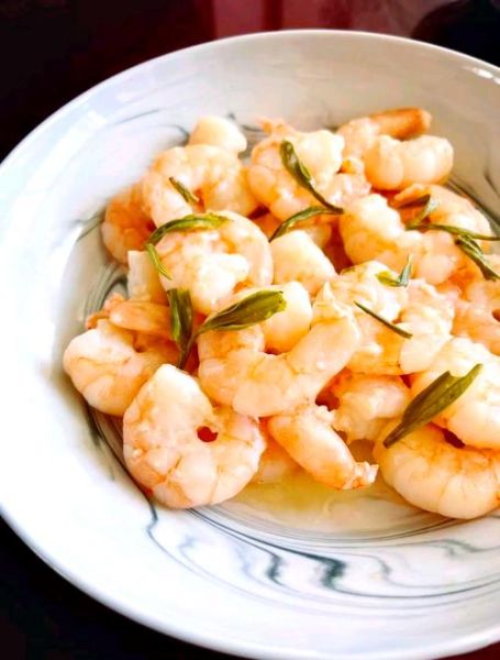 龙井虾仁怎么做_正宗龙井虾仁做法步骤