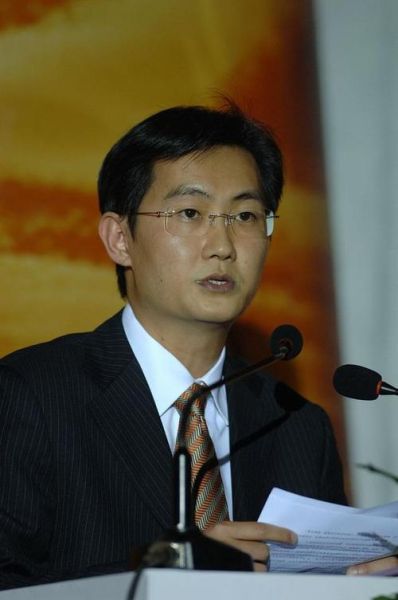 马化腾用什么手机_腾讯创始人最新机型曝光