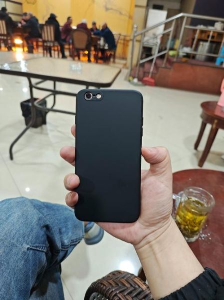 苹果手机壳怎么选_哪个牌子防摔好