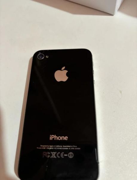 苹果4s还能用吗_苹果4s值不值得收藏