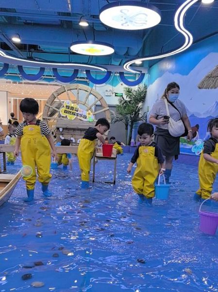 鱼玩耍的行为表现_如何让鱼更开心