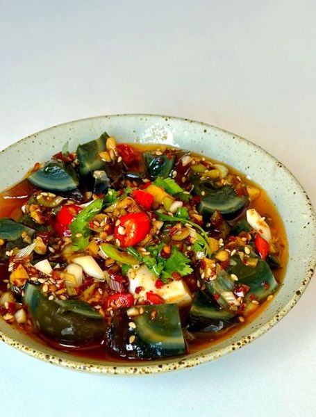 皮蛋豆腐怎么做好吃_皮蛋豆腐家常做法