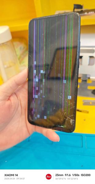 手机摔坏了怎么办_维修还是换新