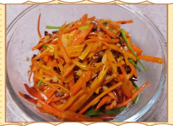 胡萝卜怎么炒好吃_胡萝卜丝的家常做法