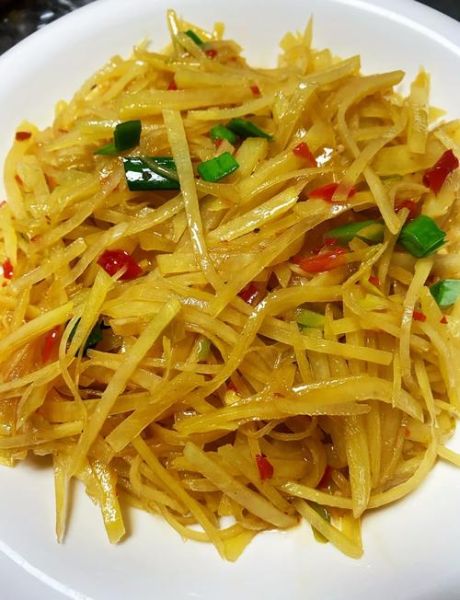 酸辣土豆丝怎么做_土豆丝怎么炒才脆