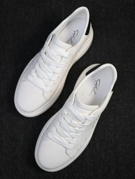 梦到穿错鞋不是一双_梦见穿错鞋是什么意思