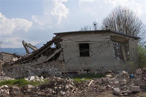 梦到地面动是什么意思_梦到地面动预示什么