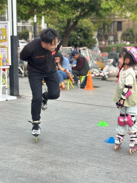 梦到滑轮滑是什么意思_梦见滑轮滑摔倒预示什么