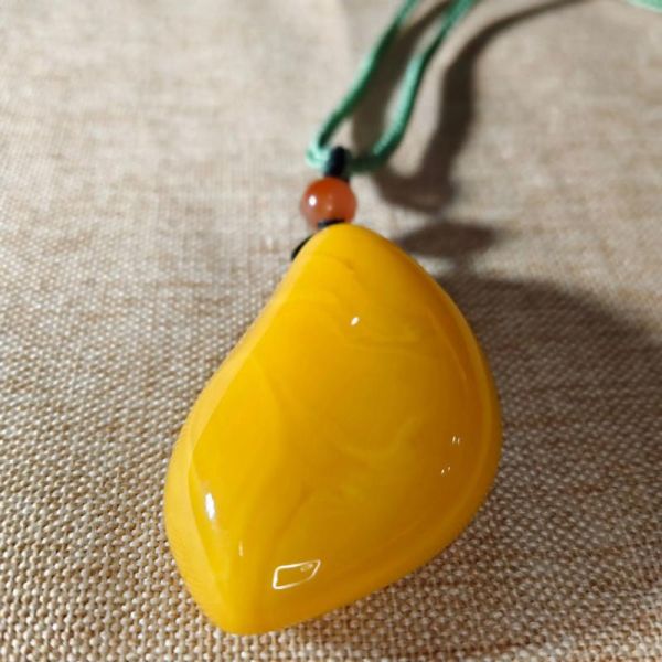 琥珀蜜蜡招财吗_蜜蜡怎么佩戴旺财运