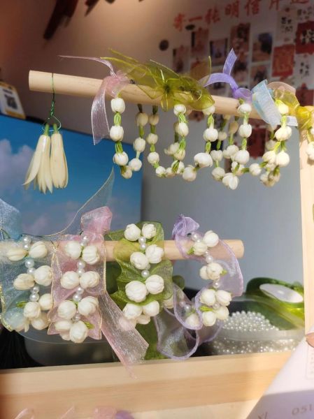 梦到戴花是什么意思_梦到戴花预示什么