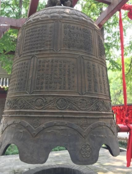 梦到送钟是什么意思_梦见别人送钟给我预示什么