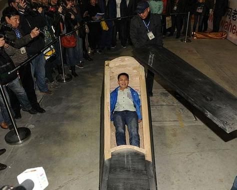 梦到抬棺材是什么意思_梦到抬棺材预示什么