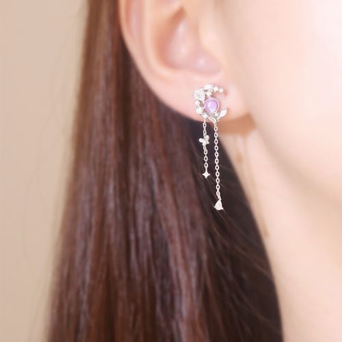 梦到好多耳环是什么意思_梦见很多耳环预示什么