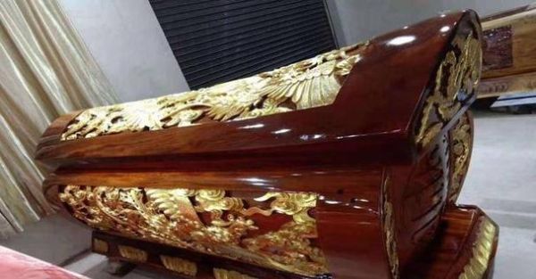 梦到破棺材_是什么预兆