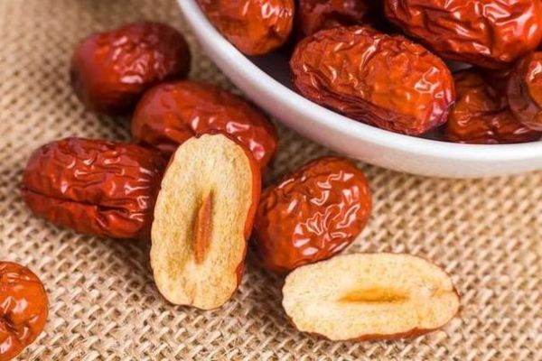 梦到吃枣子是什么意思_梦见吃红枣好不好