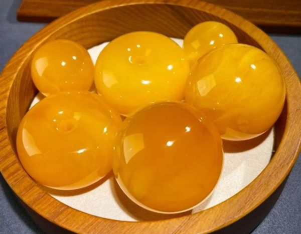 梦到蜜蜡是什么意思_蜜蜡梦境解析