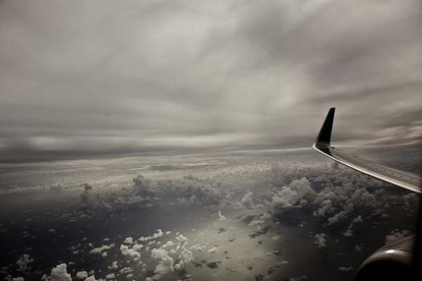 梦到开飞机是什么意思_梦见自己驾驶飞机预示什么