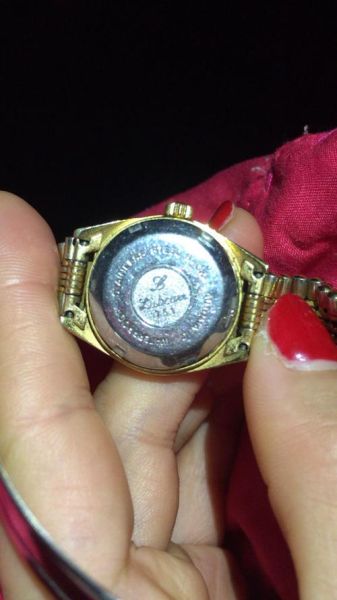 女人梦到手表链断了_有什么预兆