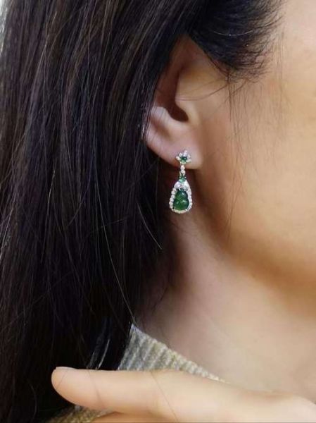 戴什么耳环能招财_耳环颜色与运势关系